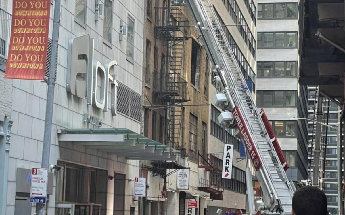 Garasi Parkir di New York City Roboh! 1 Tewas dan 5 Luka-luka