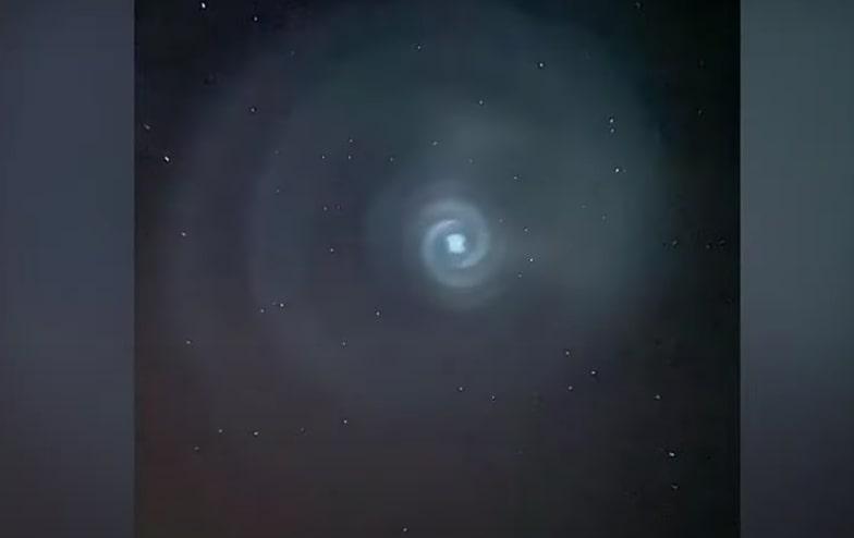Heboh Spiral Misterius di Langit Alaska, Ahli Duga Bekas Bahan Bakar Roket SpaceX