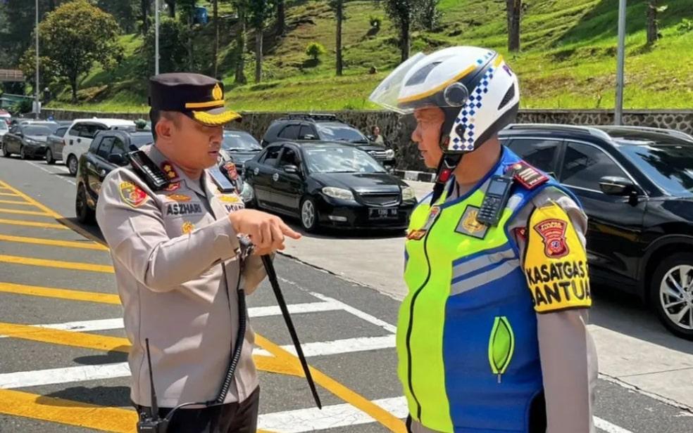 Antisipasi Macet Total, Jalur Bandung-Cianjur Diberlakukan Buka Tutup Satu Arah