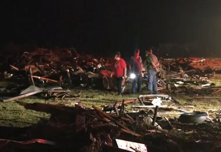 3 Orang Tewas saat Tornado Terjang Kota Texas Utara
