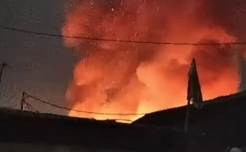 Tiga Rumah Bedeng di Pulogebang Terbakar