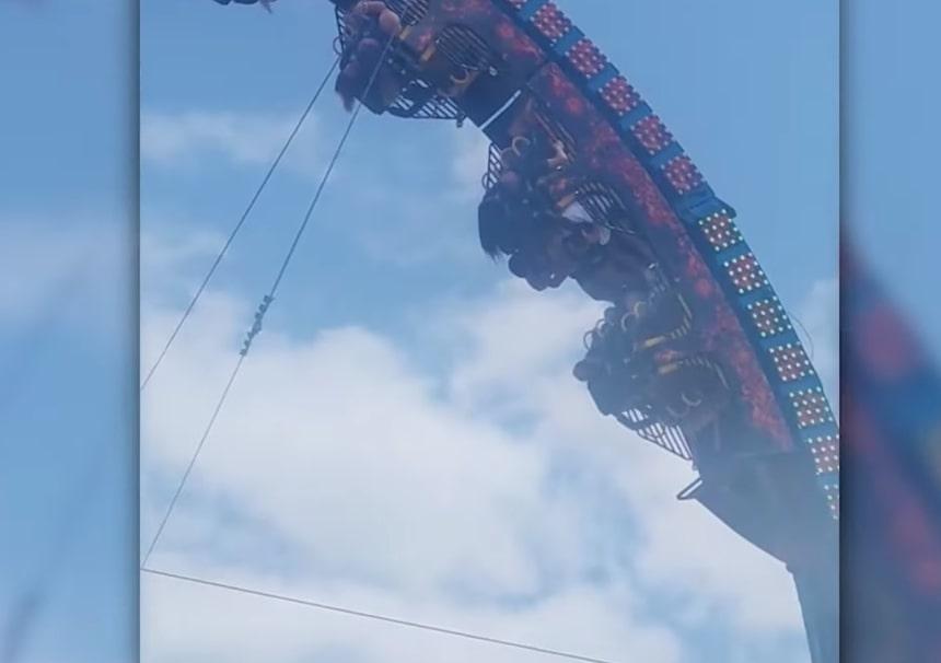 Ngeri! Roller Coaster di AS Macet hingga Posisi Penumpang Terbalik Lebih dari 4 Jam