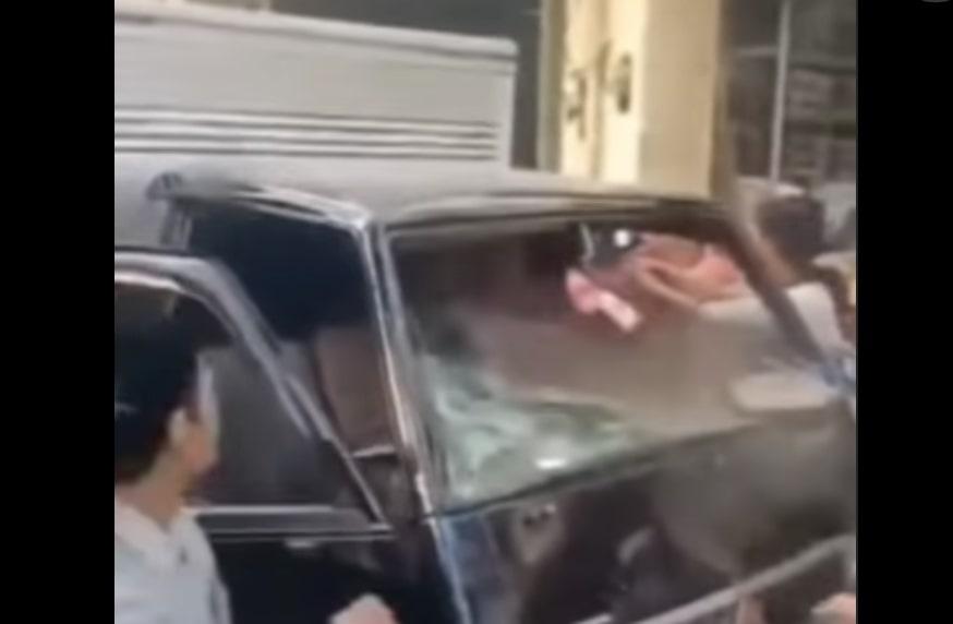 Diduga Ganggu Iringan Pengantar Jenazah, Mobil Box hingga Sopir di Surabaya Diamuk Warga