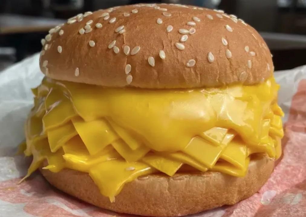 Wow! Burger King Thailand Punya Menu Burger Isi 20 Lembar Keju, Minat?