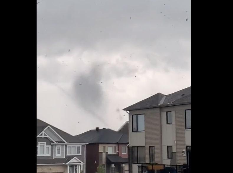 Ngeri! Lebih dari 100 Rumah di Ottawa Kanada Rusak Diterjang Tornado