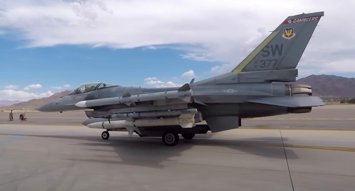 AS Kirim Jet Tempur F-16 ke Teluk Persia untuk Lindungi Sitaan Kapal-kapal Iran