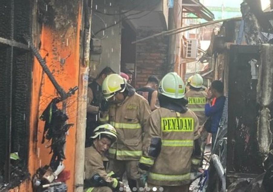 Kebakaran Rumah Tinggal di Johar Baru, 13 Unit dan 65 Personel Dikerahkan