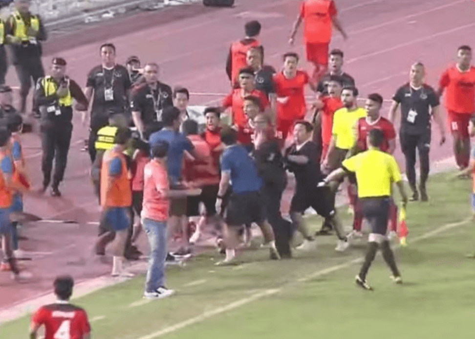 16 Kartu Kuning, 6 Kartu Merah Mewarnai Kemenangan Timnas Indonesia di SEA Games 2023