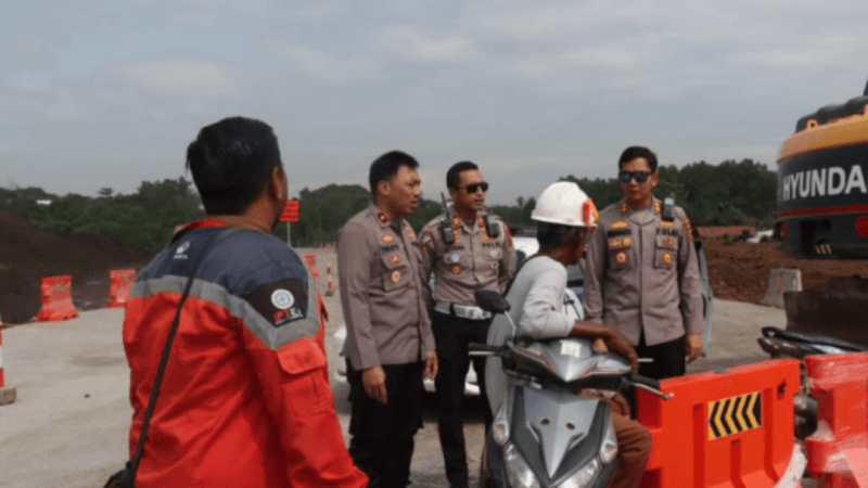 Sambut Lebaran 2023, Polres Karawang Cek Jalur Tol Japek II Selatan
