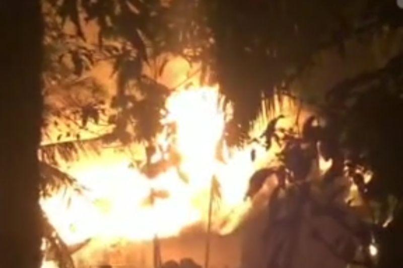 1 Orang Meninggal Akibat Kebakaran 2 Rumah di Kampung Tengah Siak