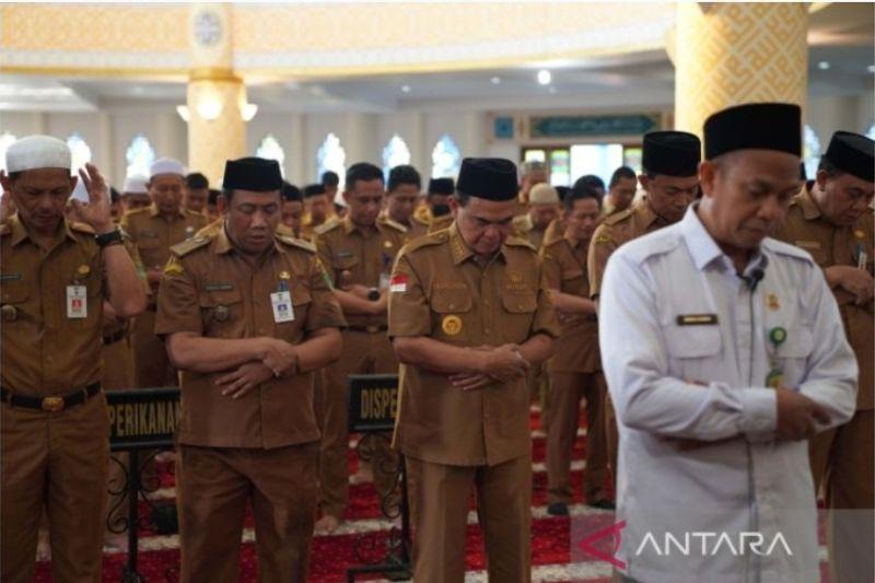 Ribuan ASN Pemkab Tanah Bumbu Gelar Salat Taubat-Duha Sebelum Awali Aktivitas Kerja