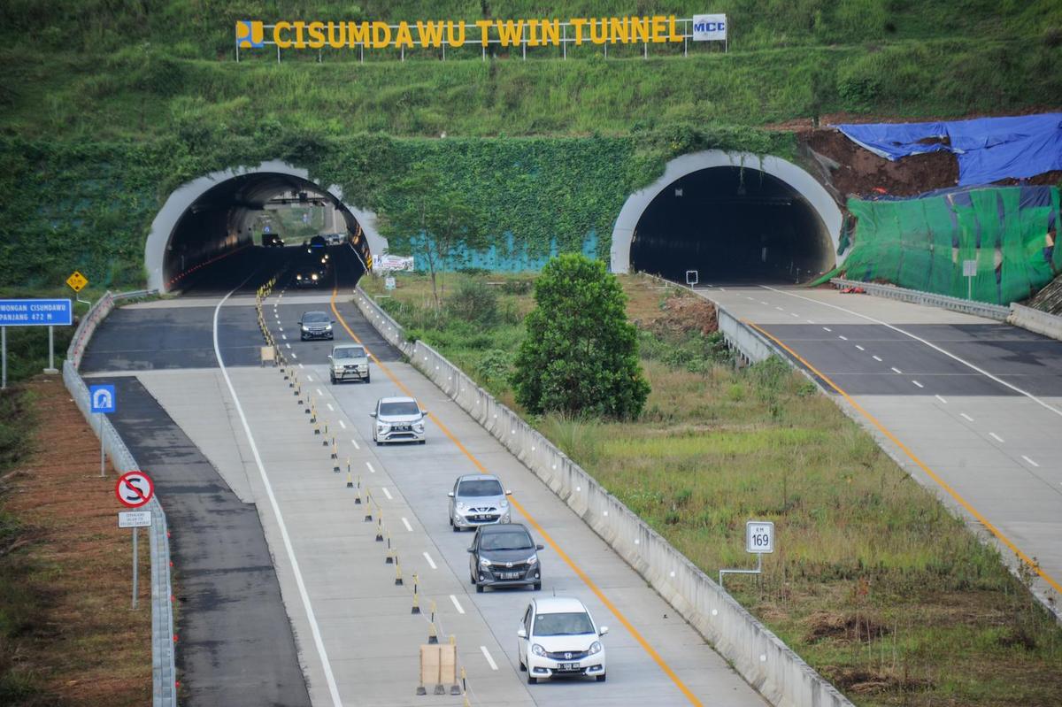 12 Tahun Dibangun, Jokowi Resmikan Tol Cisumdawu: Total Anggarannya Capai Rp18,3 Triliun