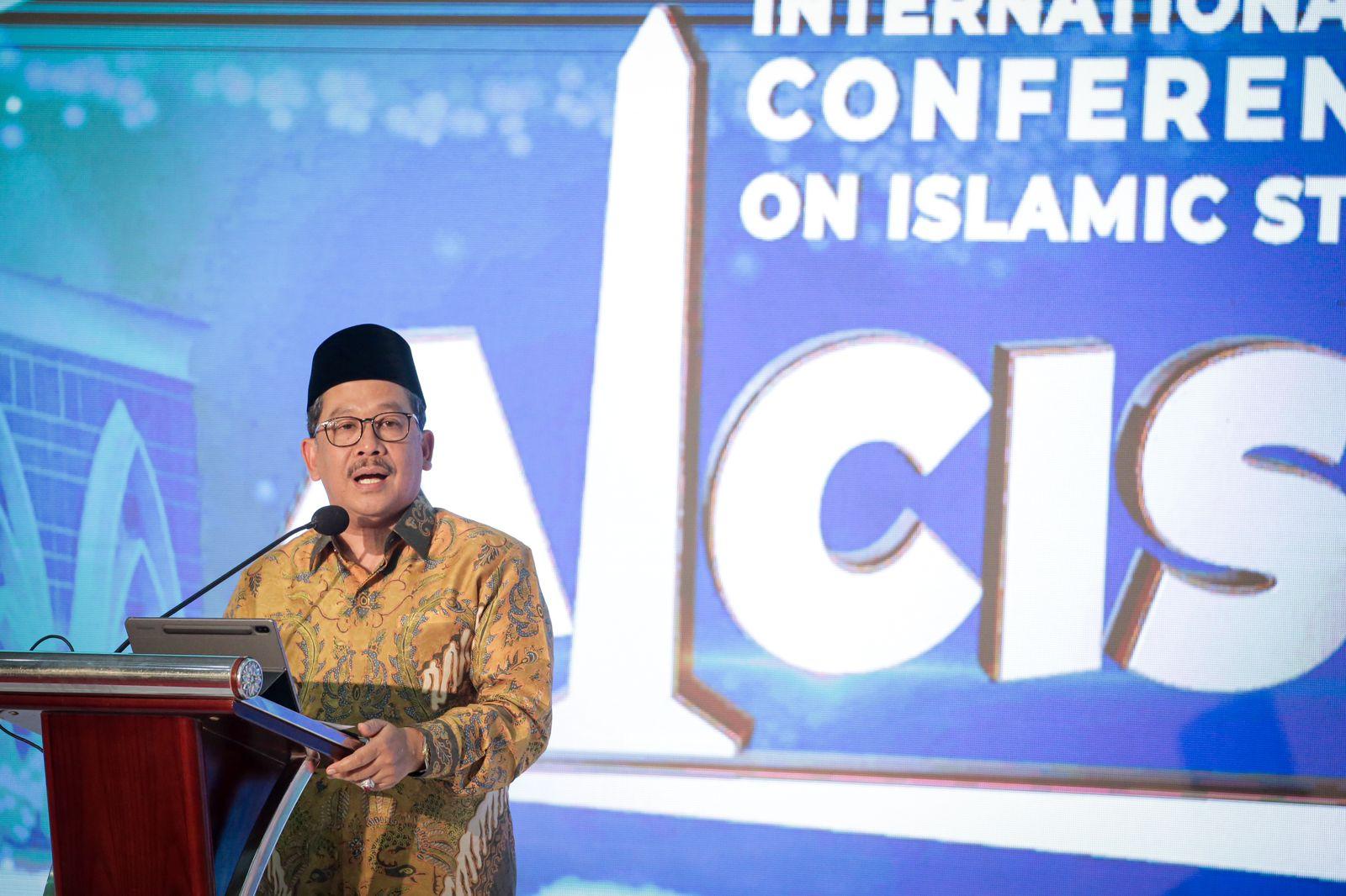 Tutup AICIS 2023, Wamenag: Agama Harus Jadi Solusi Masalah!
