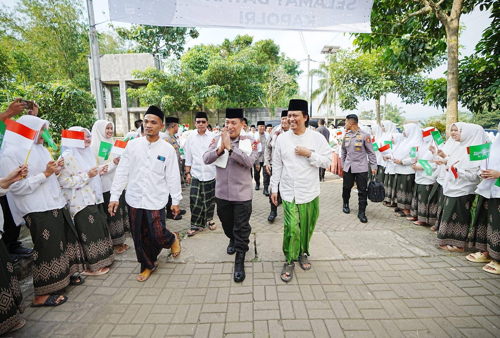 Kapolri, Berikan Pengarahan Kepada Santri Soal Persatuan dan Kesatuan