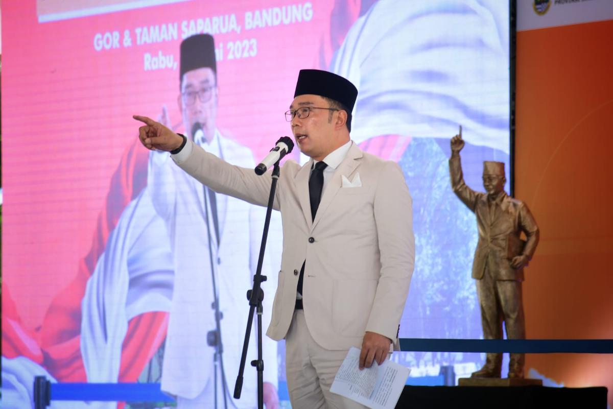 Dirayu Lewat Pantun Oleh Sekjen PDIP, Ridwan Kamil Tetap Dukung Airlangga