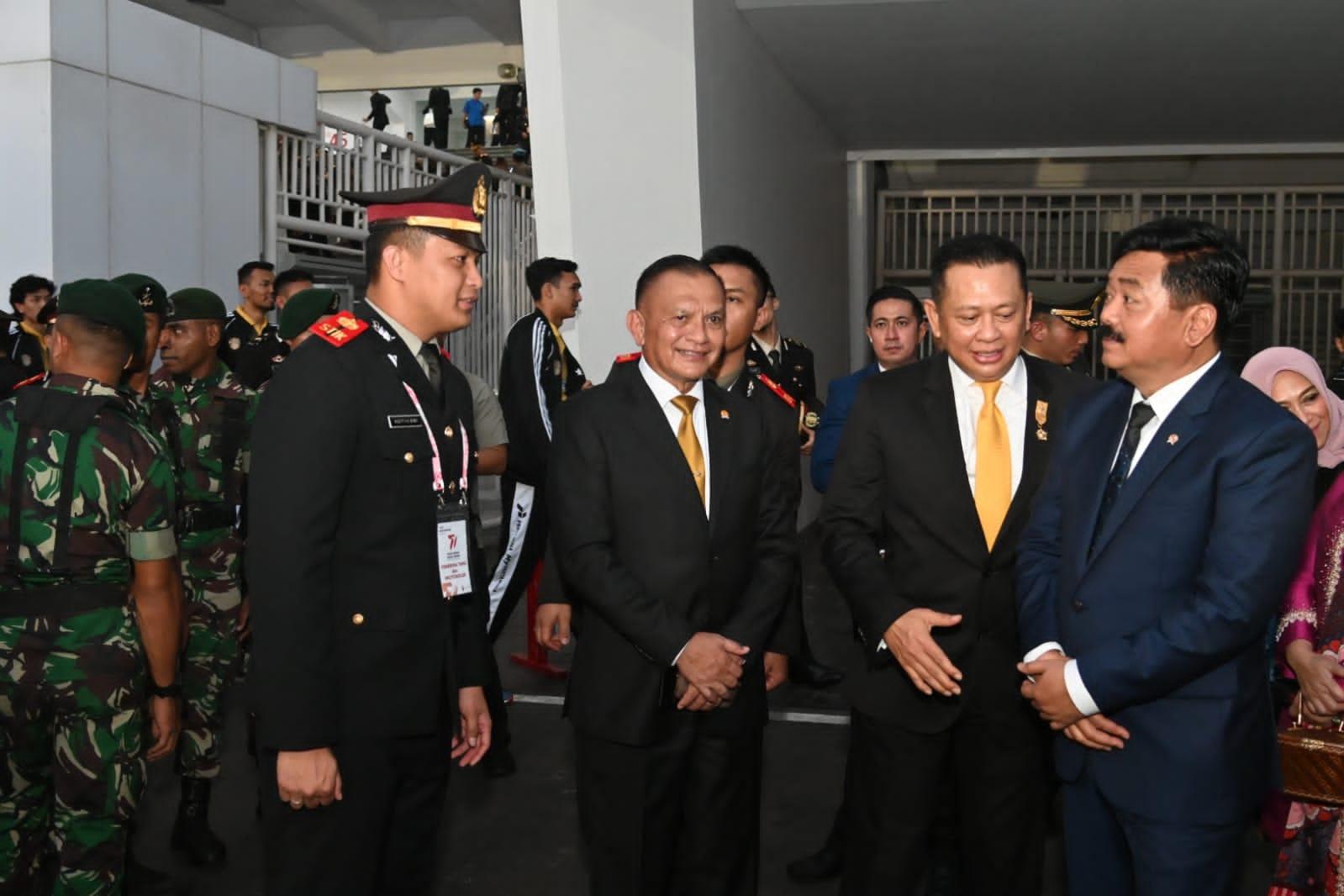 Wakil Ketua DPR RI KORPOLKAM Menghadiri Upacara Peringatan Hari Bhayangkara ke-77