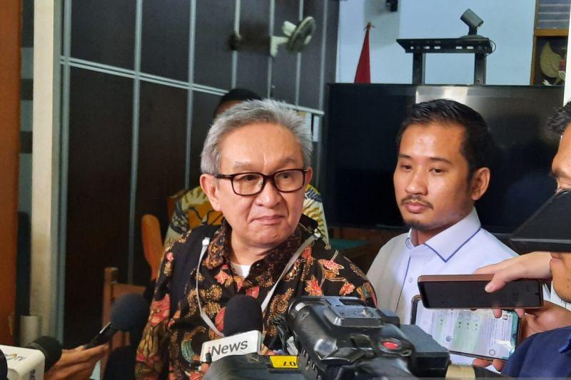 Maqdir Ismail Dijadwalkan Bawa Uang Rp27 M Terkait Kasus BTS Kominfo ke Kejagung Hari Ini