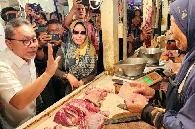 Zulhas Temukan Harga Daging dan Telur Ayam Masih Mahal
