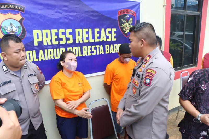 Polisi Tangkap Ibu Rumah Tangga Pengirim Calon TKI Ilegal di Batam