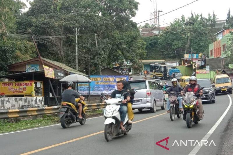 Polisi Terapkan Sistem One Way dan Ganjil Genap di Jalur Puncak