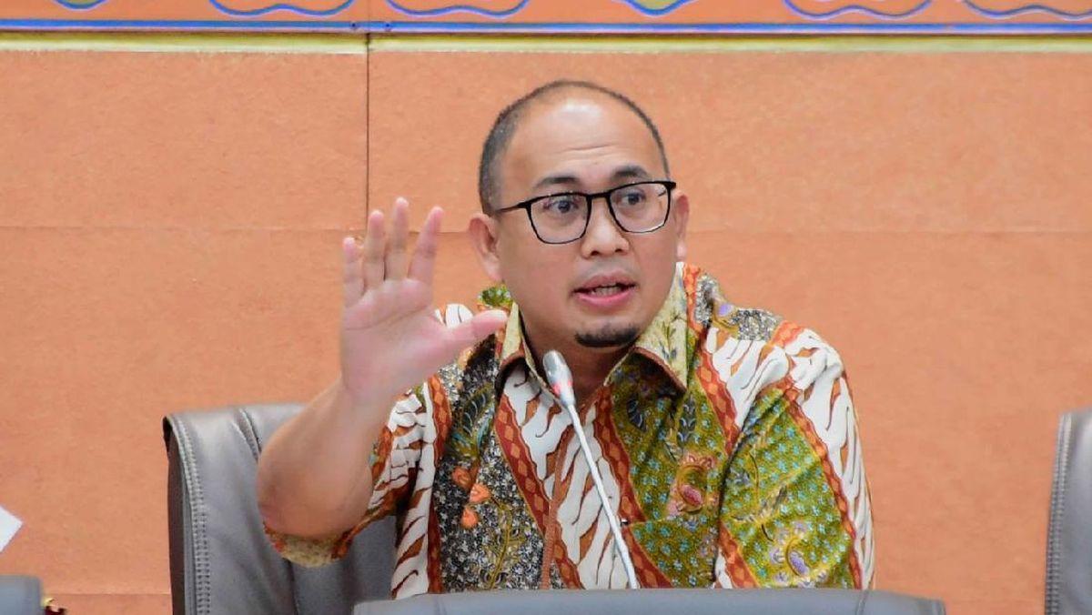Liga 2 Dihentikan, Andre Rosiade: PSSI Amburadul!