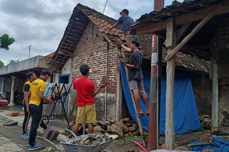 Angin Puting Beliung Terjang Madiun, Puluhan Rumah Warga Rusak