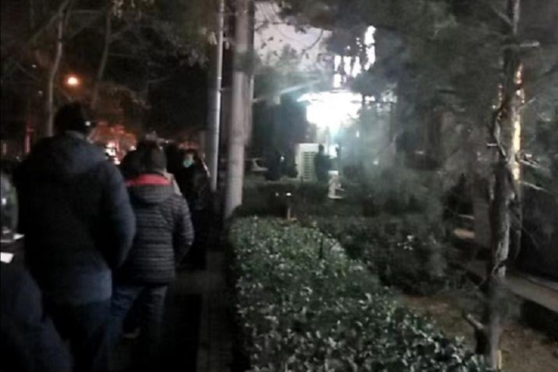Sejak Pelonggaran Nol Covid-19 Flu Mulai Mewabah, Antrean Mengular di Apotek Beijing