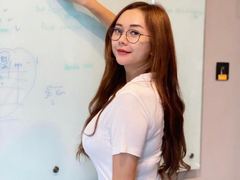 Saat Aura Kasih Nanya, Cocok Jadi Guru Apa?