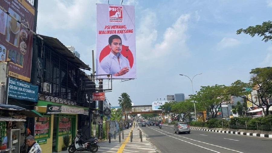 Baliho 'PSI Menang Wali Kota Kaesang' Mejeng di Margonda