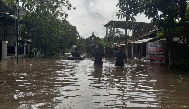 4.000 Warga Sukoharjo Terpaksa Mengungsi Akibat Sungai Bengawan Solo Meluap