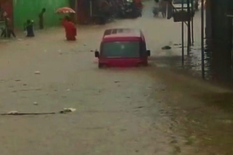 Imbas Luapan Sungai Cibening, Ratusan Warga di Purabaya Sukabumi Terdampak Banjir