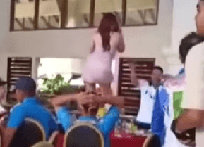 Viral! Video Biduan Dangdut Goyang Erotis di Atas Meja Acara Turnamen Golf Gubernur Riau