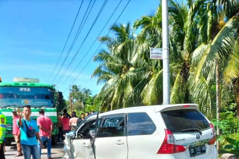 Mobil Avanza Hantam Truck Tronton di Pidie, 3 Orang Tewas dan 3 Luka-luka