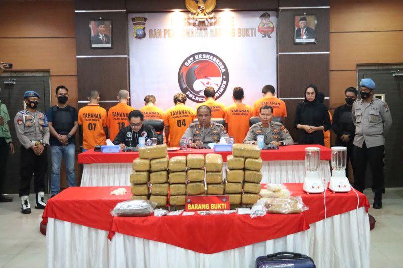 Ungkap Peredaran Narkoba, Polres Karimun Amankan 30 Kg Ganja Kering
