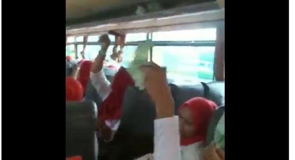 Video Emak-emak Pamer Rp40 Ribu Perak Diduga Usai Hadiri Kegiatan Relawan Jokowi di GBK