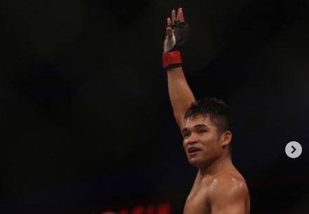 Jeka Saragih Panjat Dinding Octagon Sambil Teriakan Indonesia Usai Menang K.O
