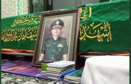 Parkir Beberapa Menit saat Antar Bocah ke Sekolah, Pensiunan TNI Ditusuk Hingga Tewas