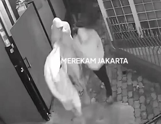 Komplotan Maling 'Bobol' Kotak Amal Masjid di Mampang Jaksel, Uang Rp2 Juta Raib