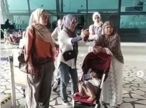 Viral! Suami Istri Tega Tipu Calon Jemaah Umroh Hampir 1 Miliar