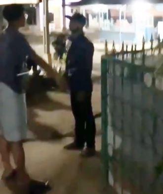 Lucu! gegara Ditegur Berisik, 2 Abang Ini Ribut Bawa-bawa Nama Pribumi