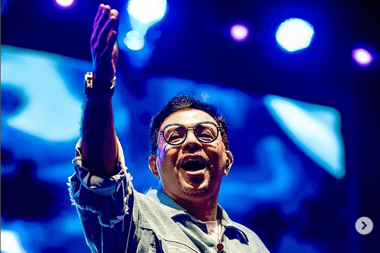 Kenang Mendiang Vokalis, Kahitna Usung Semangat Carlo Saba untuk Musik Indonesia