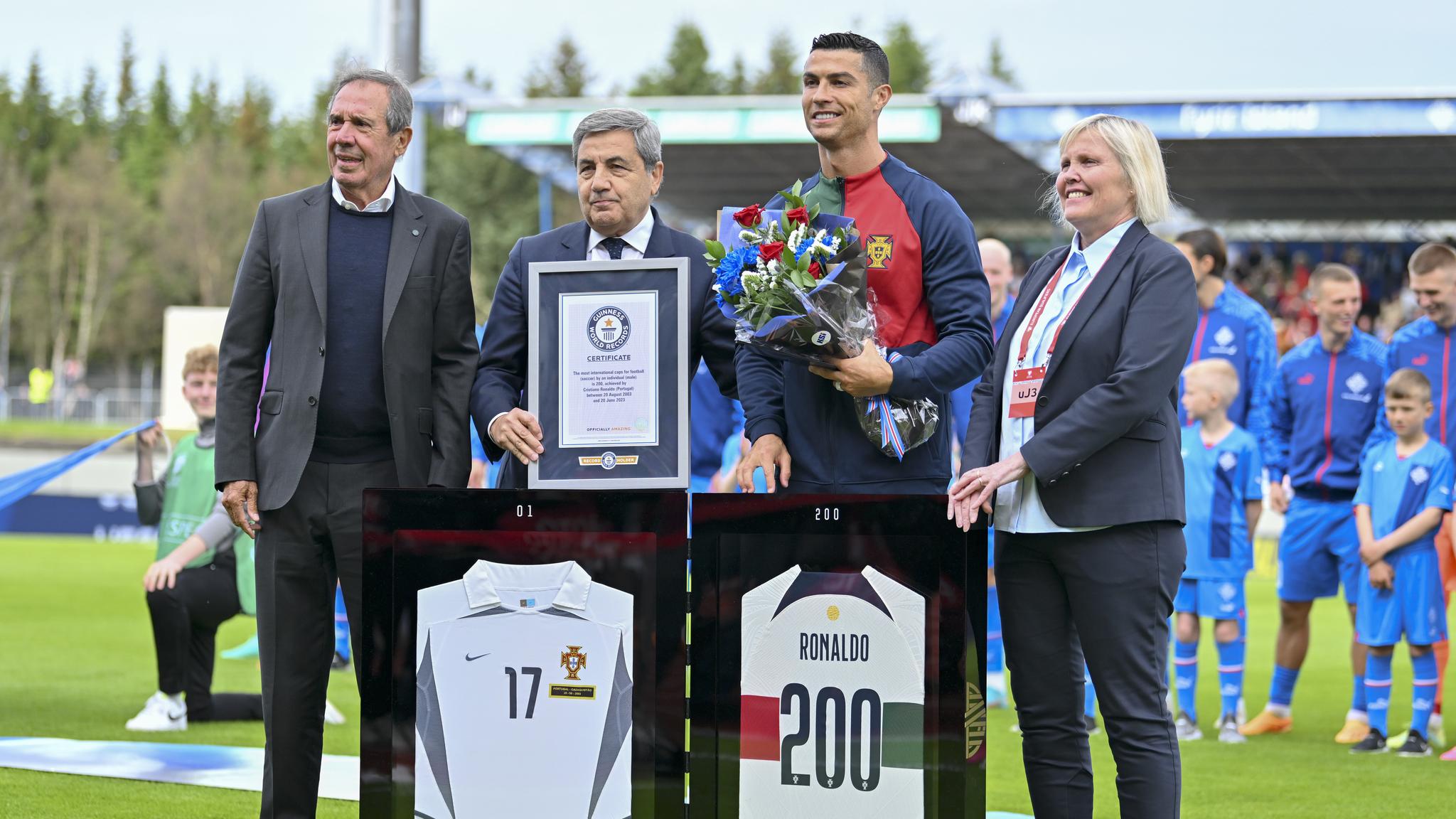 Wih! Tampil 200 Kali, Cristiano Ronaldo Masuk Guiness Book of World Records