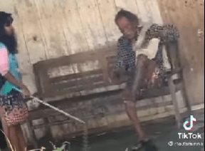Viral Remaja Perempuan Paksa Kakek Mengemis, Marah-marah sambil Banting Sepeda, Kejadian di Grobogan