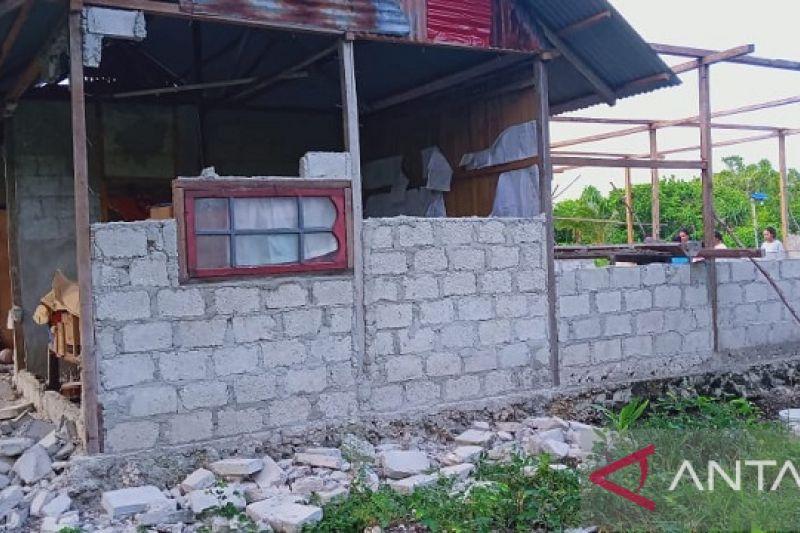 Gempa Magnitudo 7,9 di Maluku Sebabkan Kerusakan pada Rumah Penduduk