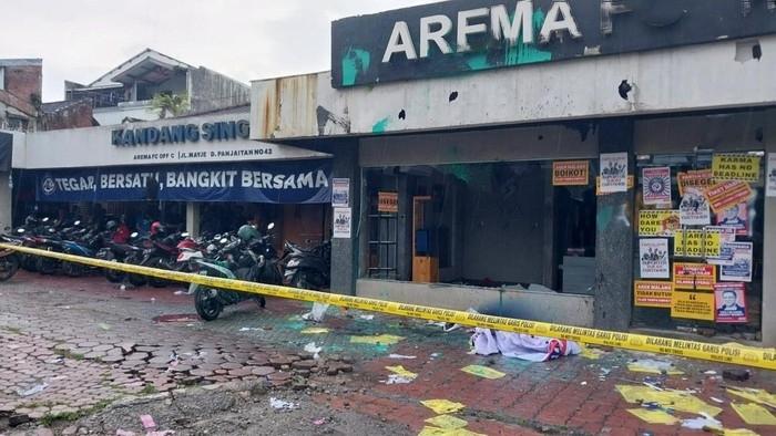 Polisi Bekuk 107 Aremania Buntut Kericuhan di Kantor Arema FC
