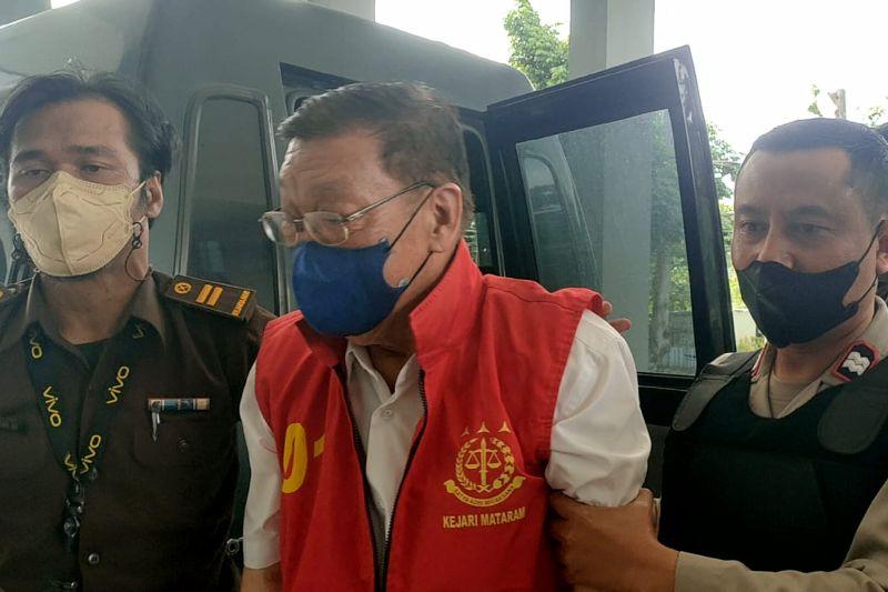 2 Tersangka Kasus Korupsi Tambang Pasir Besi PT AMG Diperiksa Kejati NTB