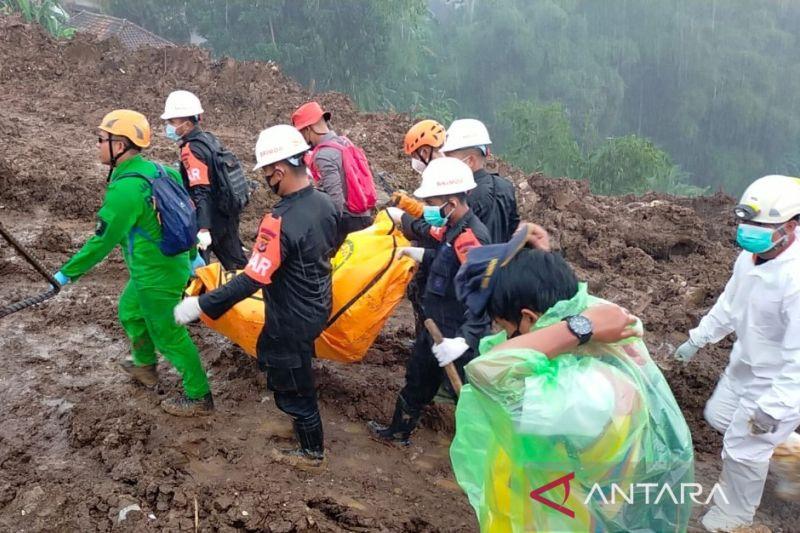 Tim SAR Kembali Temukan Dua Jenazah Tertimbun Longsor Gempa Cianjur