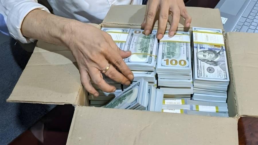 Viral Foto Don Adam dan Duit Dolar AS Sekardus, Diduga Kasus Korupsi BTS Kominfo