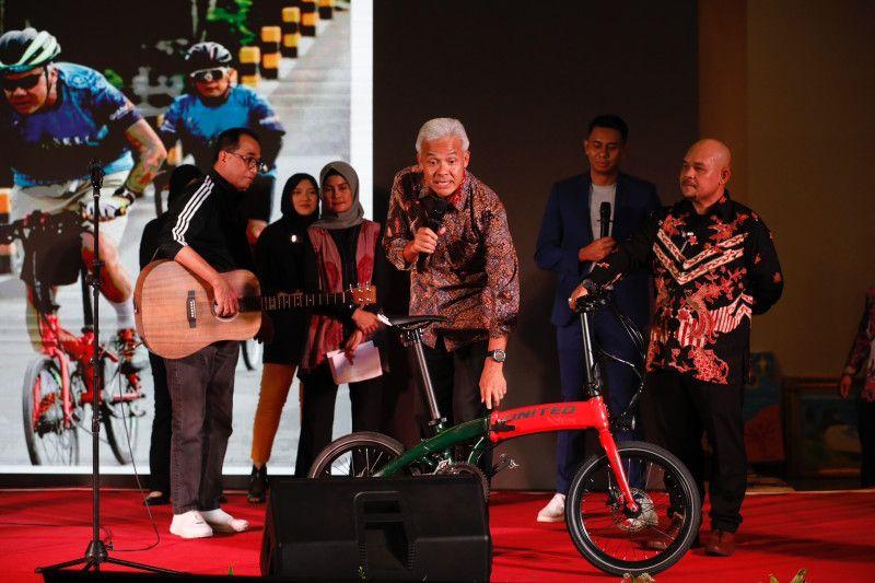 Ganjar Lelang Sepeda Rp1,1 Miliar Dukung Atlet SOIna yang Berlaga di Jerman