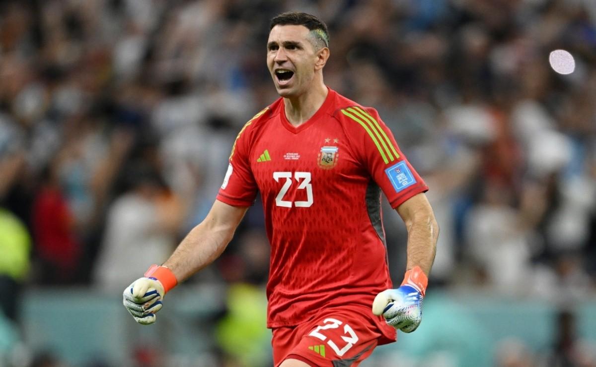 Emiliano Martinez Nih Boss, Senggol dong!